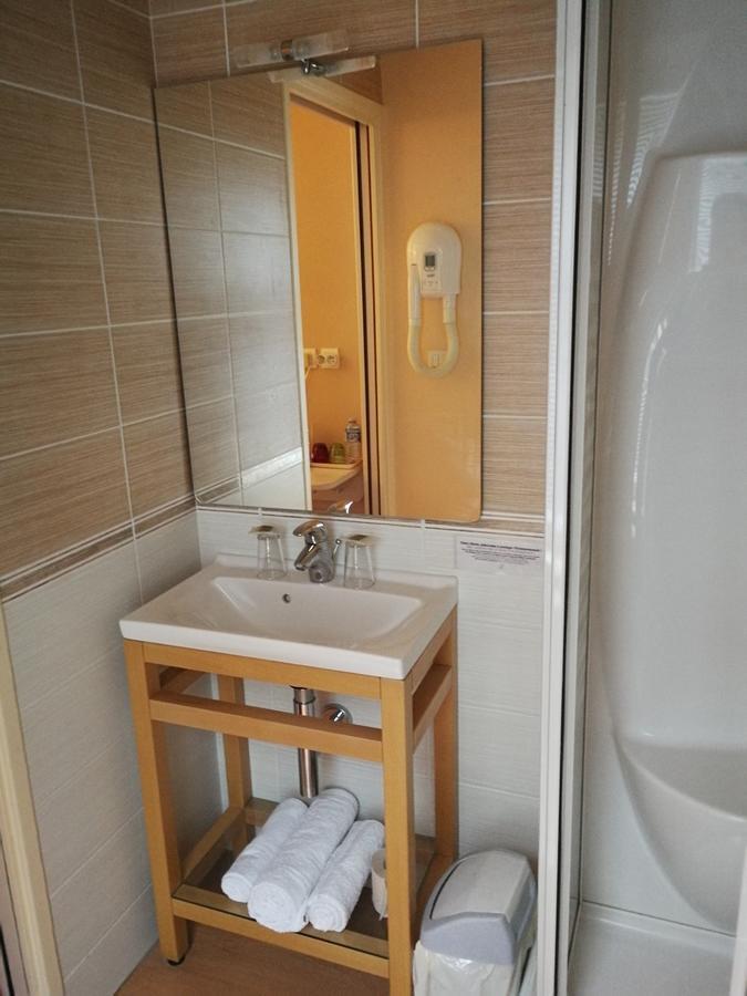Le Relais De L'Argoat Otel Belle-Isle-en-Terre Dış mekan fotoğraf